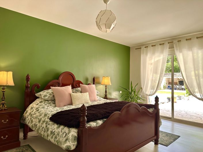 Image No.7-5 Bed House for sale