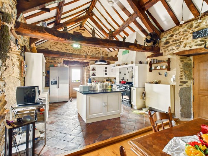 Image No.5-6 Bed House for sale