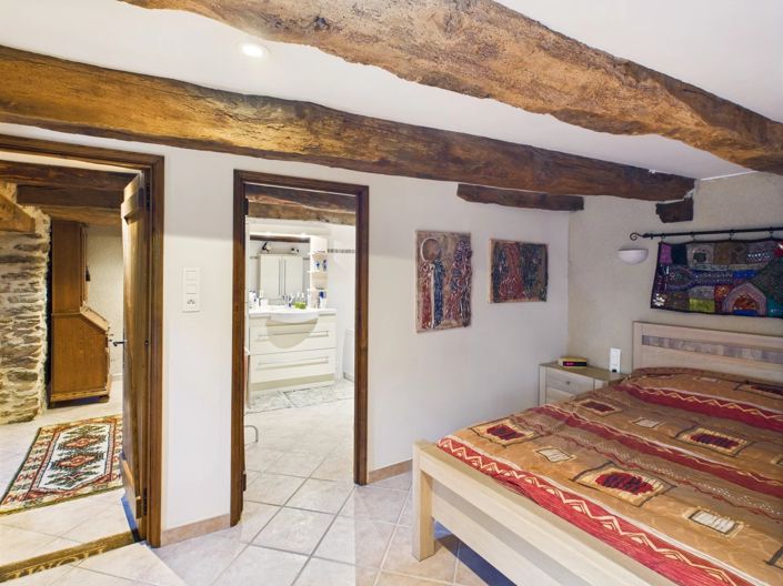 Image No.6-6 Bed House for sale