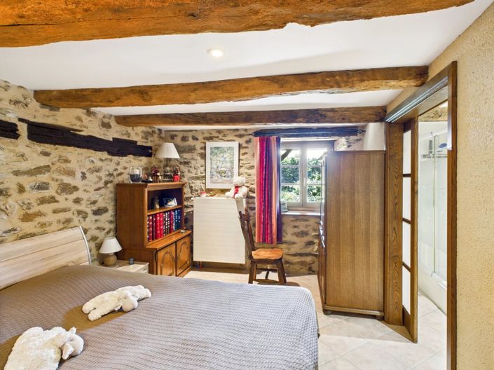 Image No.9-6 Bed House for sale