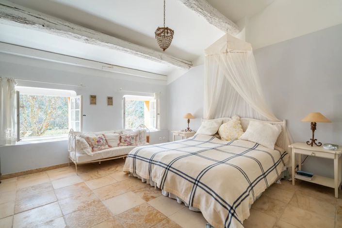 Image No.10-4 Bed House for sale