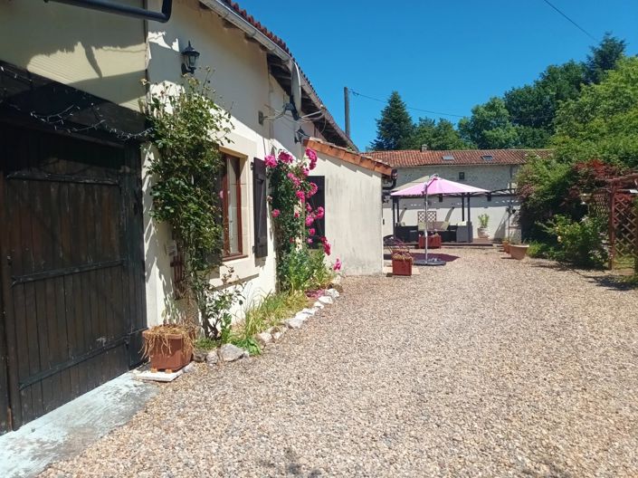 Image No.10-3 Bed Village House for sale