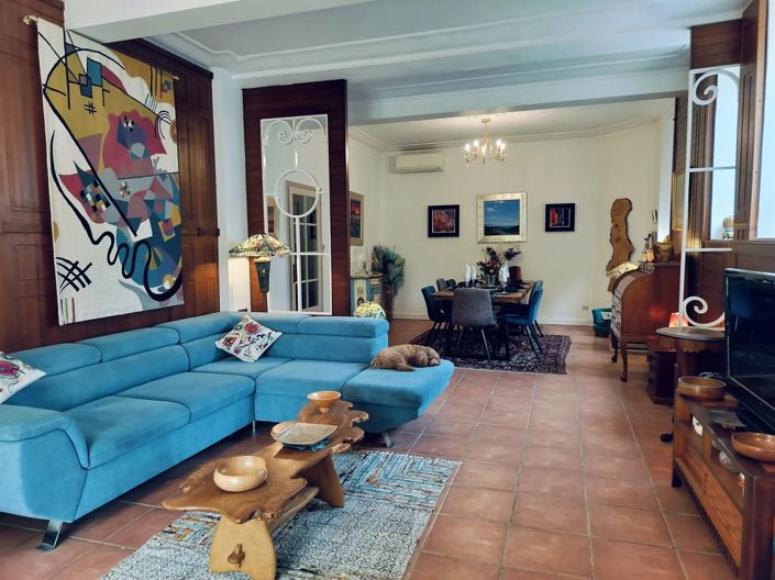 Image No.1-4 Bed House for sale