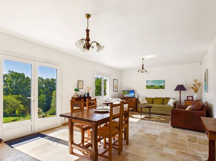 Image No.6-4 Bed House for sale