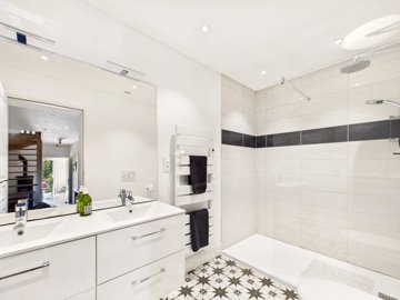 81326e1843dd3eb7e5b37408d3e4d9b618a94609fe200