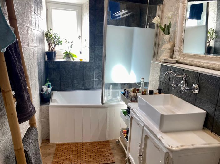 Image No.10-3 Bed House for sale