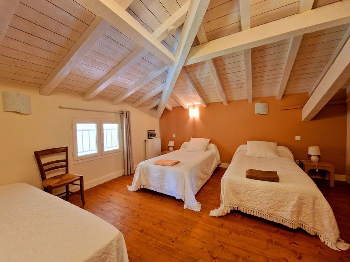 Image No.12-8 Bed House for sale