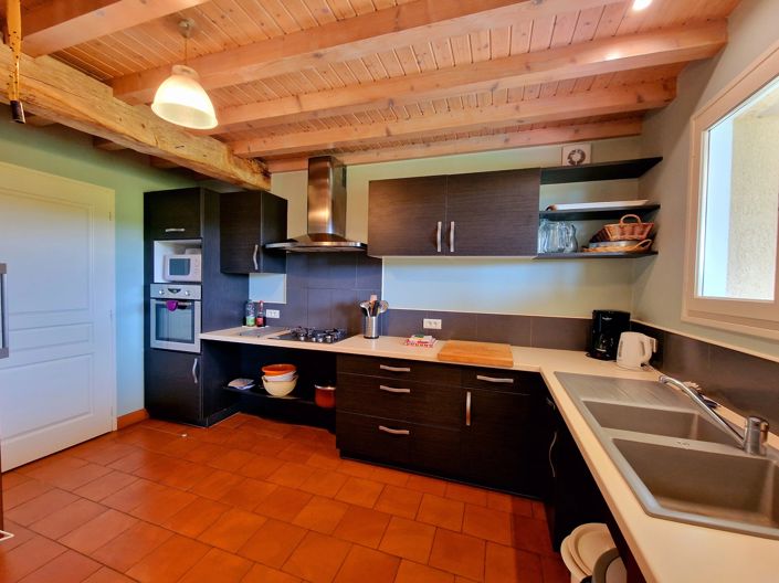 Image No.5-8 Bed House for sale