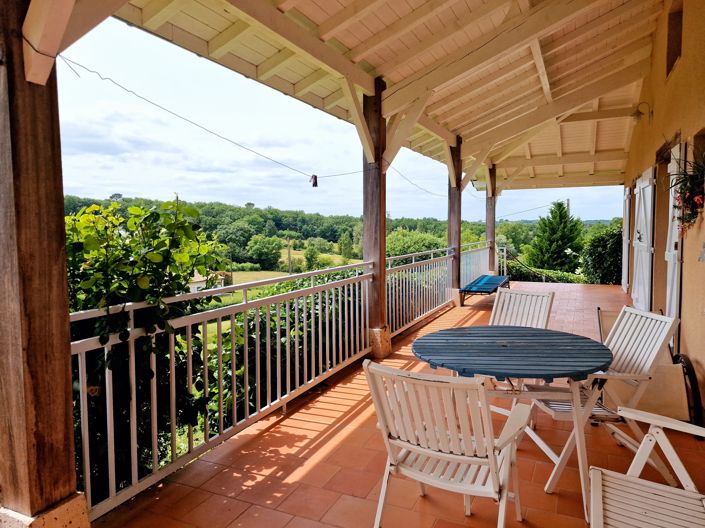 Image No.6-8 Bed House for sale