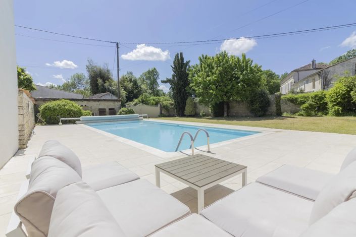 Image No.2-7 Bed House for sale