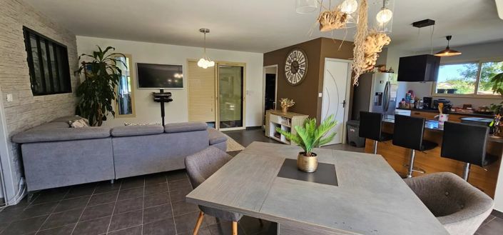 Image No.8-4 Bed House for sale