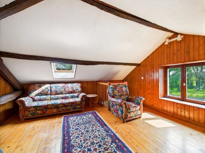 Image No.8-6 Bed House for sale