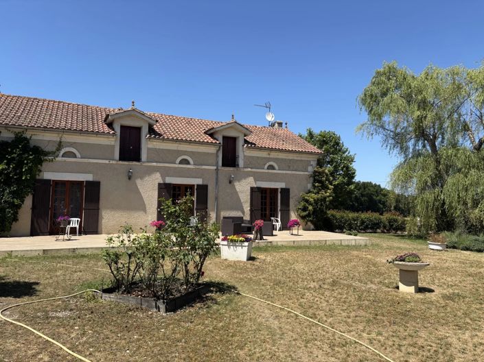 Image No.1-5 Bed House for sale