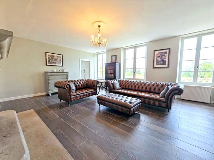 Image No.10-5 Bed House for sale