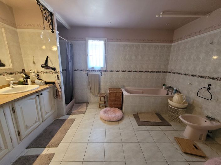 Image No.14-5 Bed House for sale