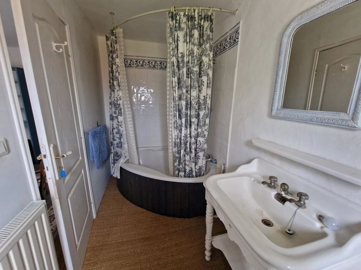 Image No.9-4 Bed Village House for sale