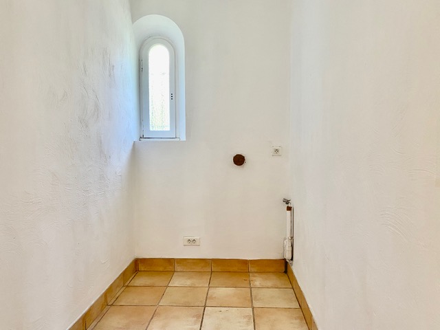 Image No.15-3 Bed House for sale