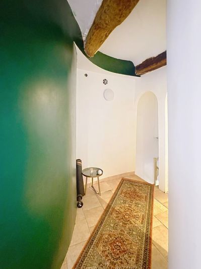 Image No.12-2 Bed Property for sale