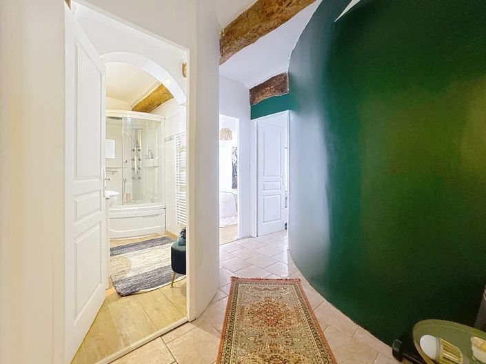 Image No.7-2 Bed Property for sale