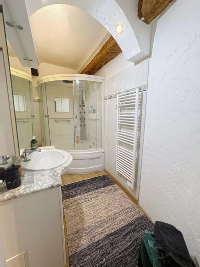 Image No.8-2 Bed Property for sale