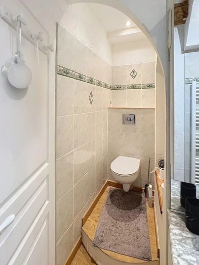 Image No.9-2 Bed Property for sale