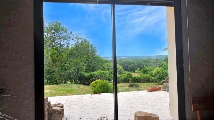 Image No.12-5 Bed House for sale