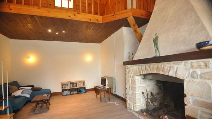 Image No.7-5 Bed House for sale