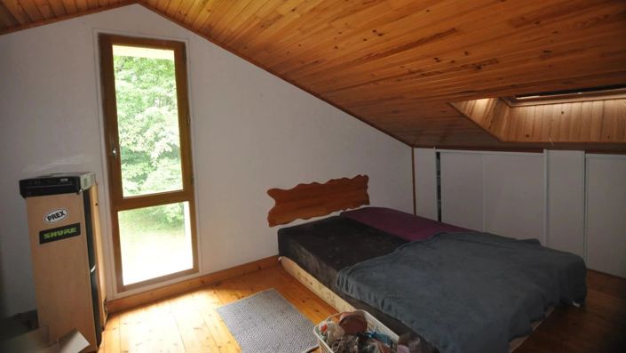 Image No.8-5 Bed House for sale