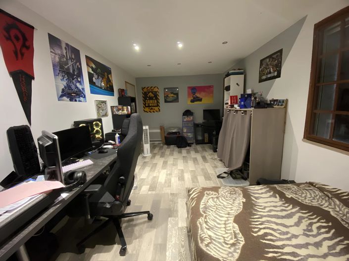 Image No.10-2 Bed House for sale