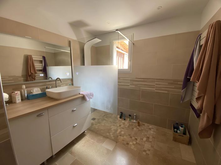 Image No.5-2 Bed House for sale