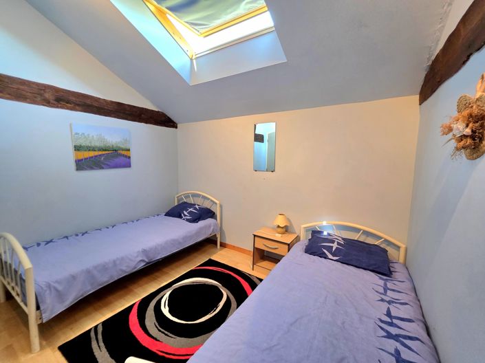 Image No.8-5 Bed House for sale