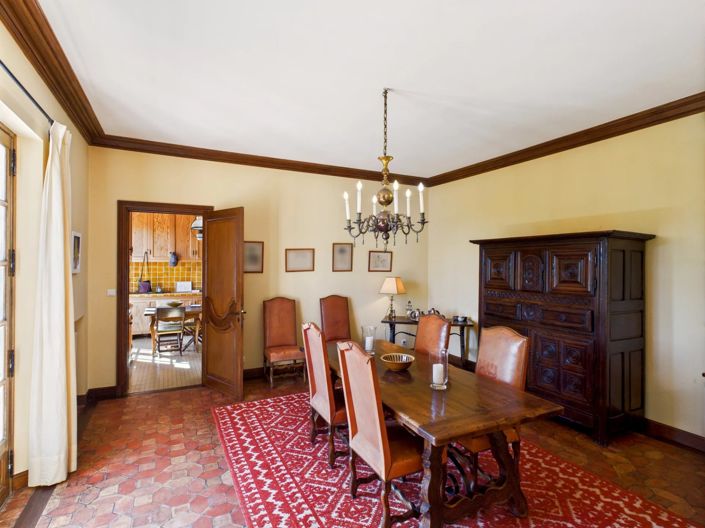 Image No.4-8 Bed House for sale