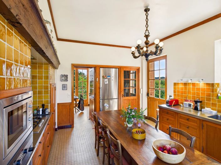 Image No.5-8 Bed House for sale