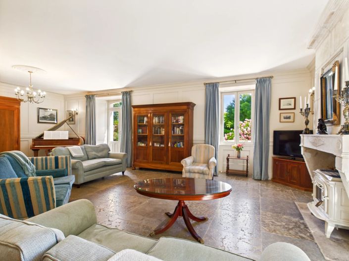 Image No.11-6 Bed House for sale