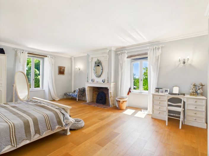 Image No.8-6 Bed House for sale