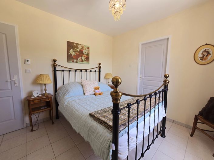 Image No.8-4 Bed House for sale