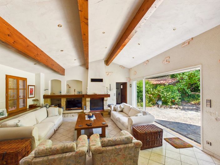 Image No.3-6 Bed House for sale