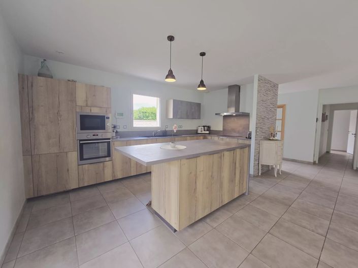 Image No.4-2 Bed House for sale