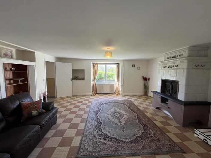 Image No.11-6 Bed House for sale