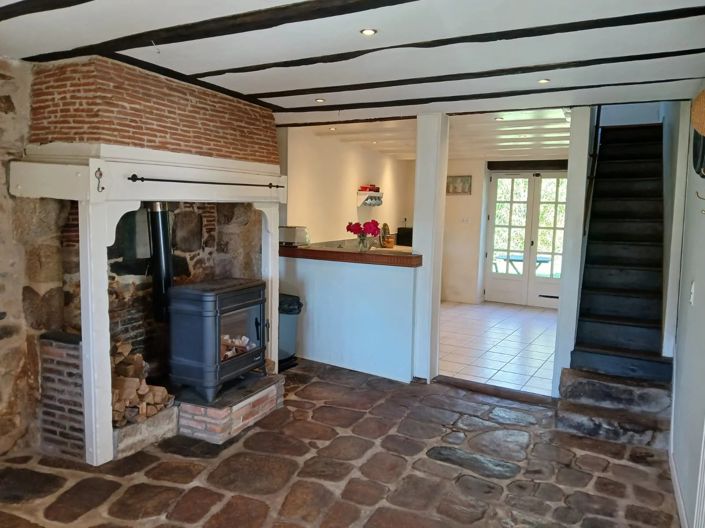 Image No.1-6 Bed House for sale