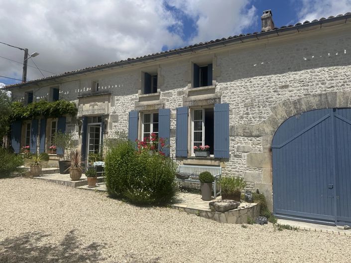 Image No.1-Maison de 4 chambres à vendre à Chadenac