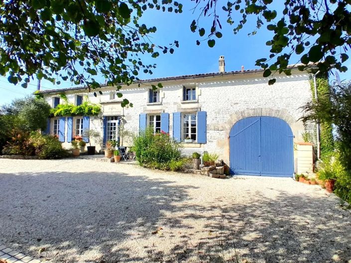 Image No.1-Maison de 4 chambres à vendre à Jonzac