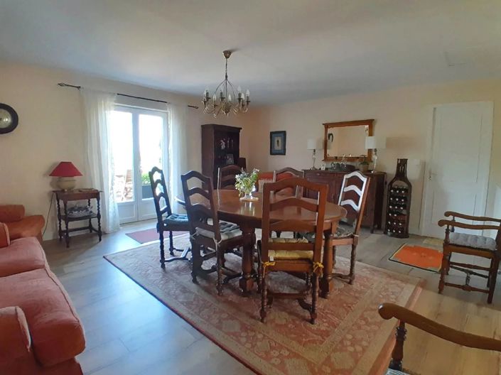 Image No.6-4 Bed House for sale