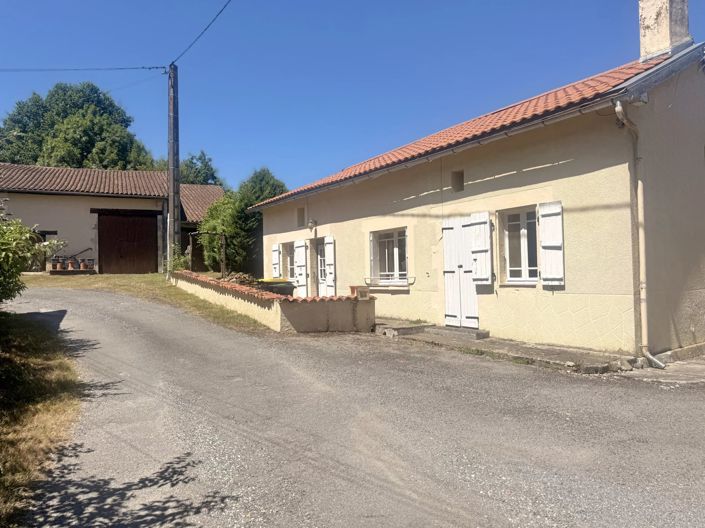 Image No.1-Maison de 3 chambres à vendre à Charente
