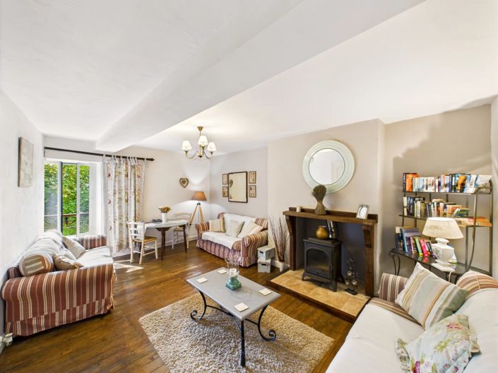 Image No.11-7 Bed House for sale