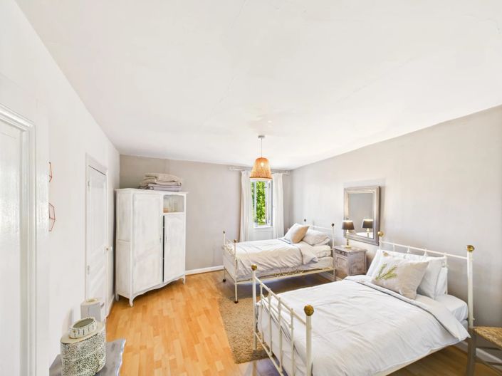 Image No.13-7 Bed House for sale