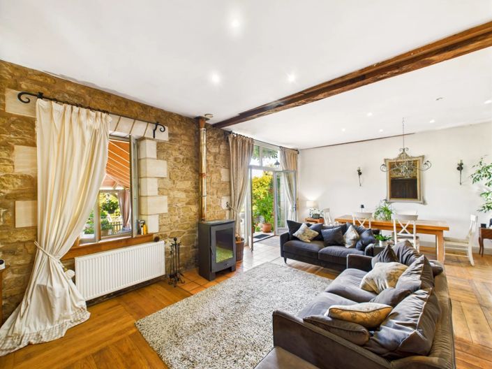 Image No.6-7 Bed House for sale