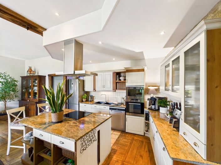 Image No.7-7 Bed House for sale