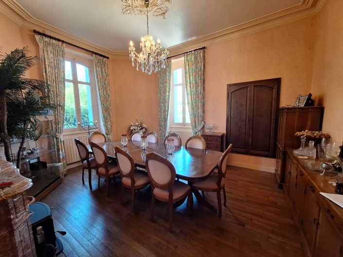 Image No.3-5 Bed House for sale