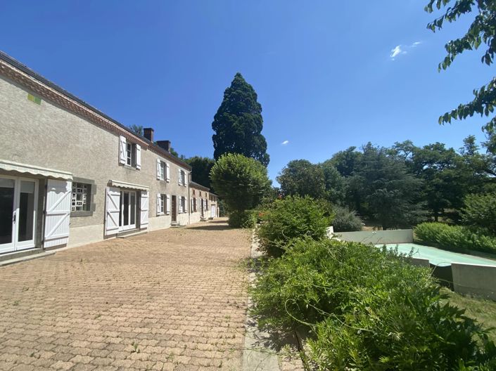 Image No.1-4 Bed House for sale